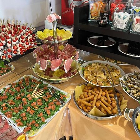 Hotel Napoleon San Mauro Mare Екстериор снимка