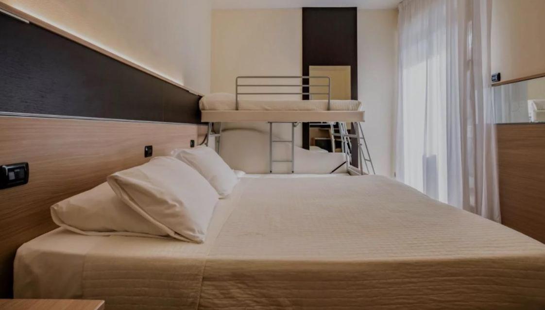Hotel Napoleon San Mauro Mare Екстериор снимка