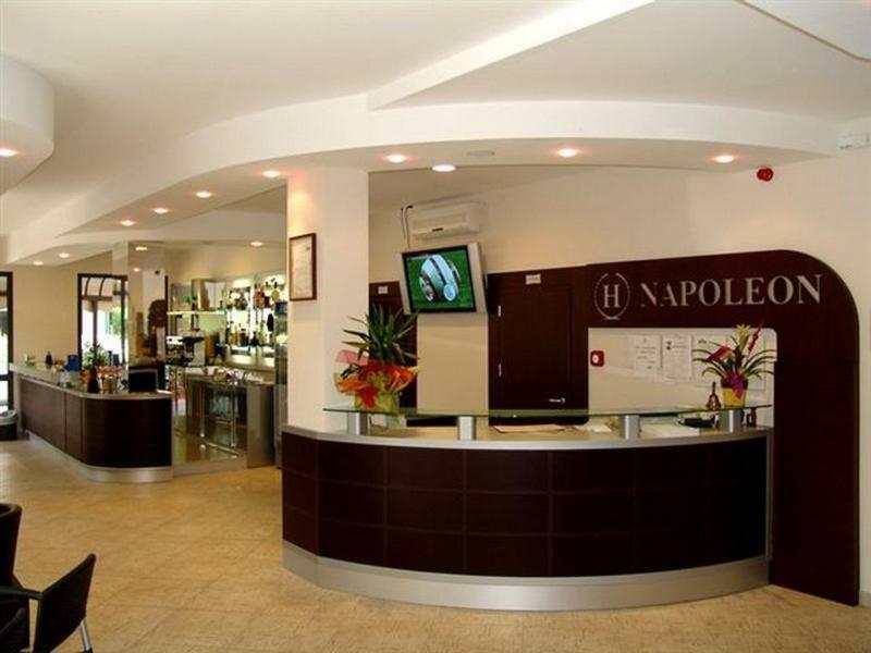 Hotel Napoleon San Mauro Mare Екстериор снимка